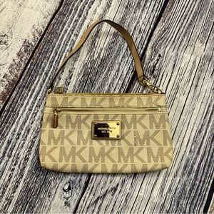 Michael Kors Jet Set Travel Large Signature Logo Wristlet in Vanilla Preowned